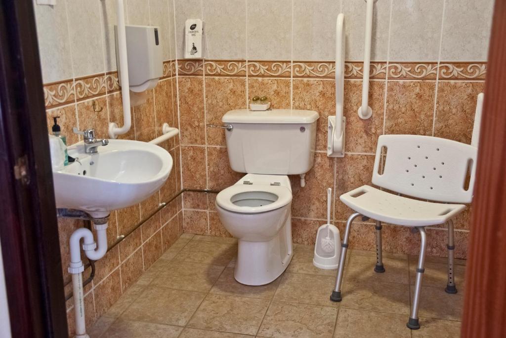 Tricky'S Hotel Redruth Room photo